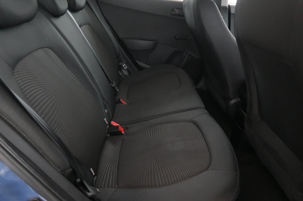 2017 Hyundai i10 - 24