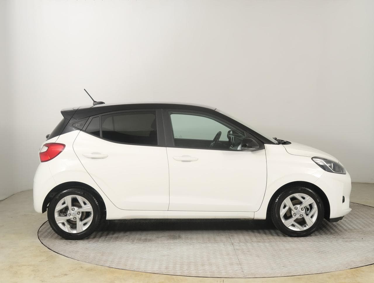 2021 Hyundai i10 - 14