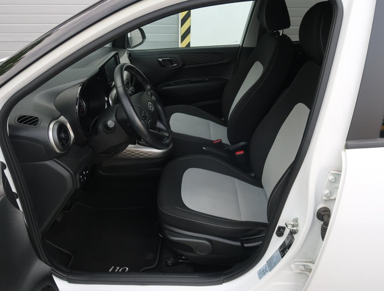 2021 Hyundai i10 - 29