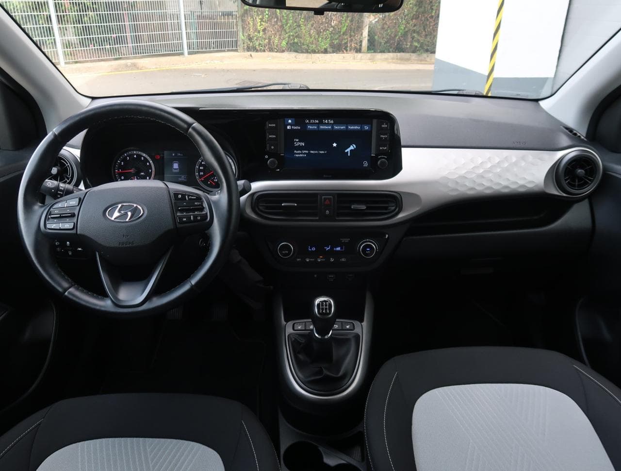 2021 Hyundai i10 - 18