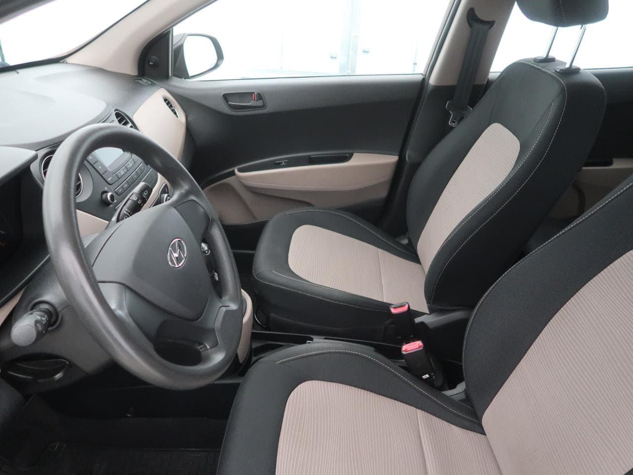 2016 Hyundai i10 - 29