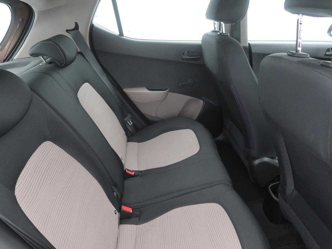 2016 Hyundai i10 - 23