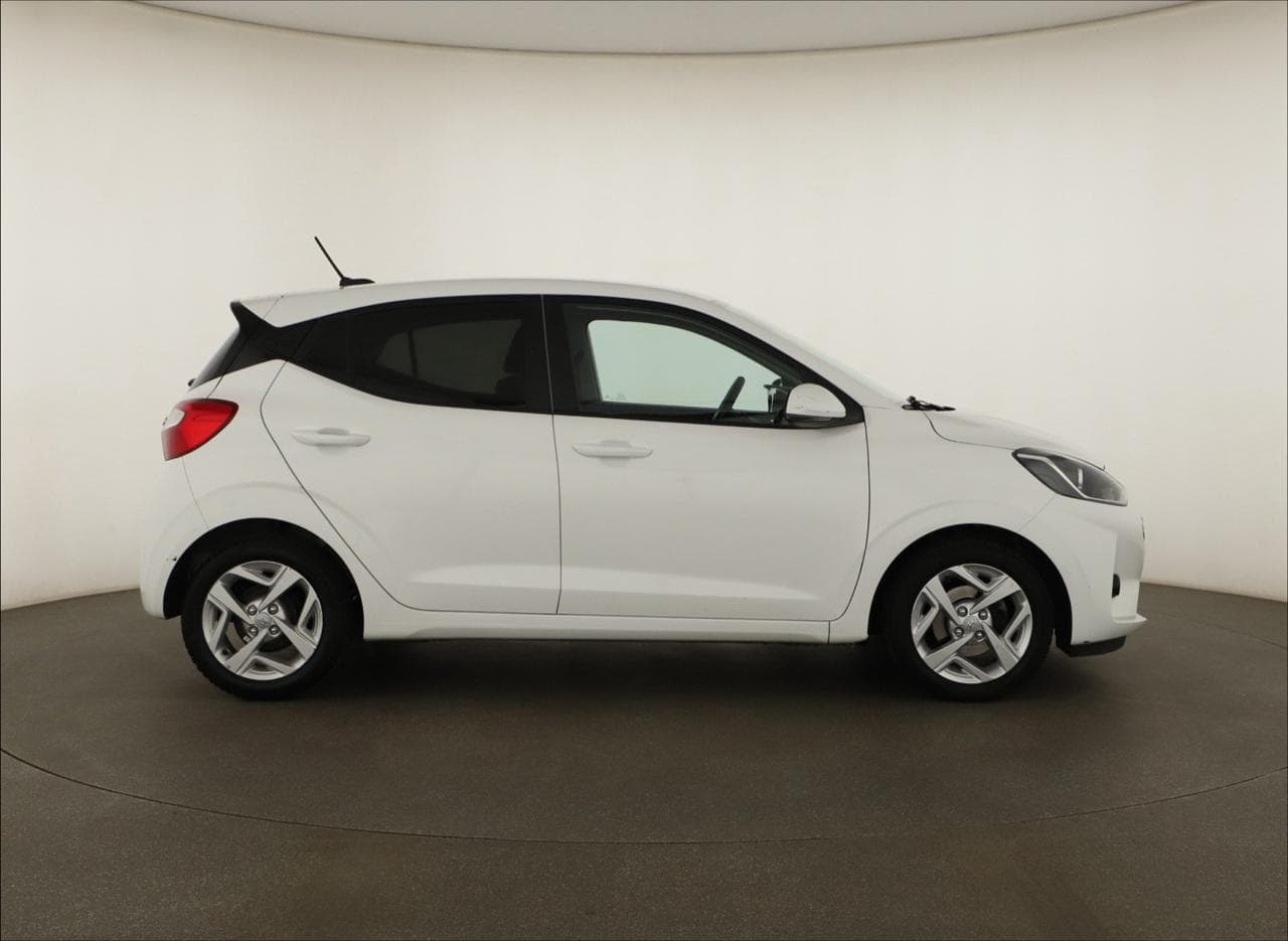 2022 Hyundai i10 - 8