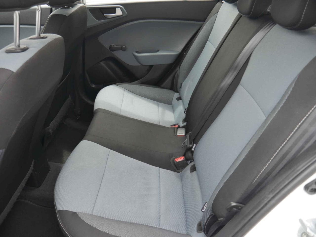 2017 Hyundai i20 - 10