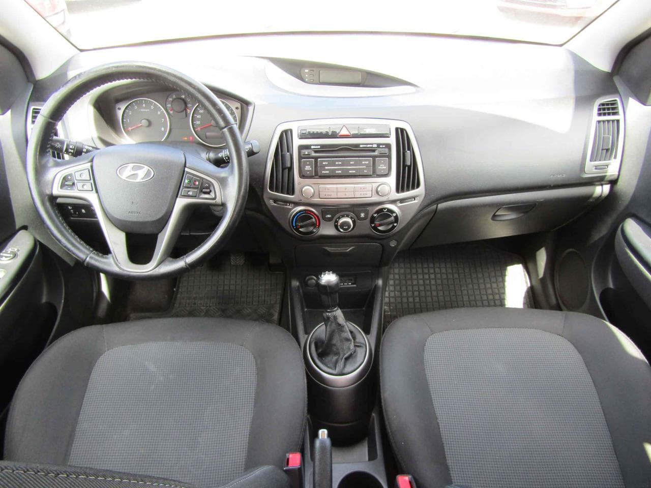 2013 Hyundai i20 - 8