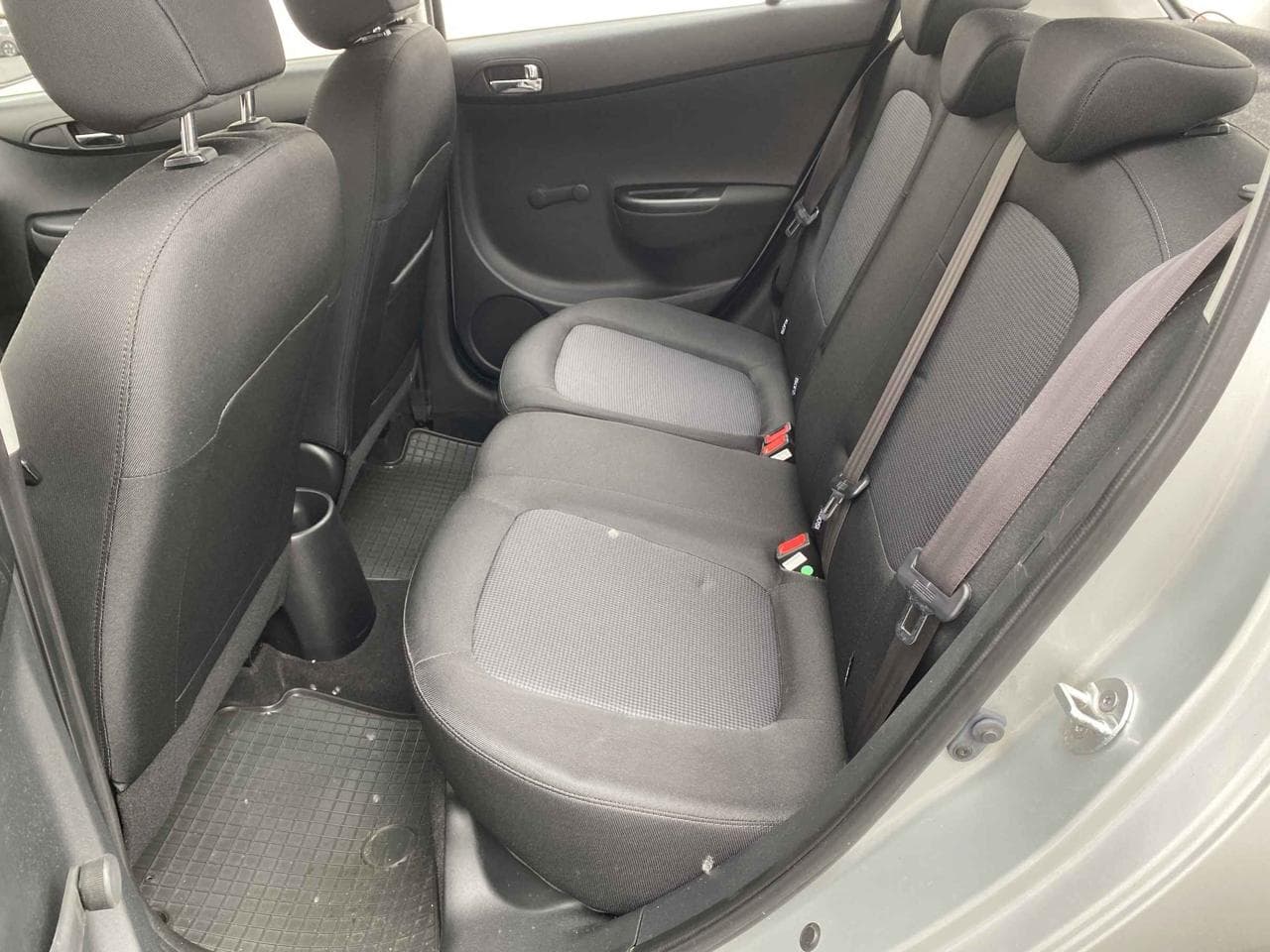 2013 Hyundai i20 - 10