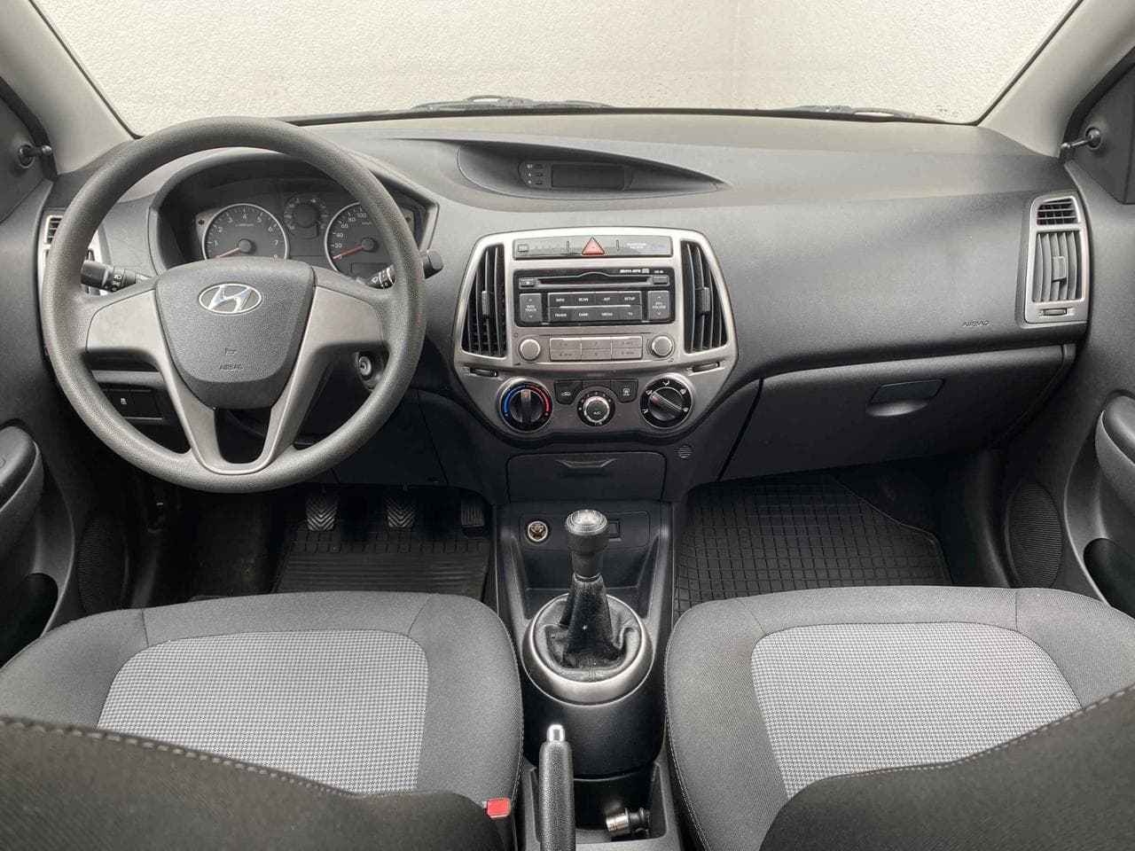2013 Hyundai i20 - 8