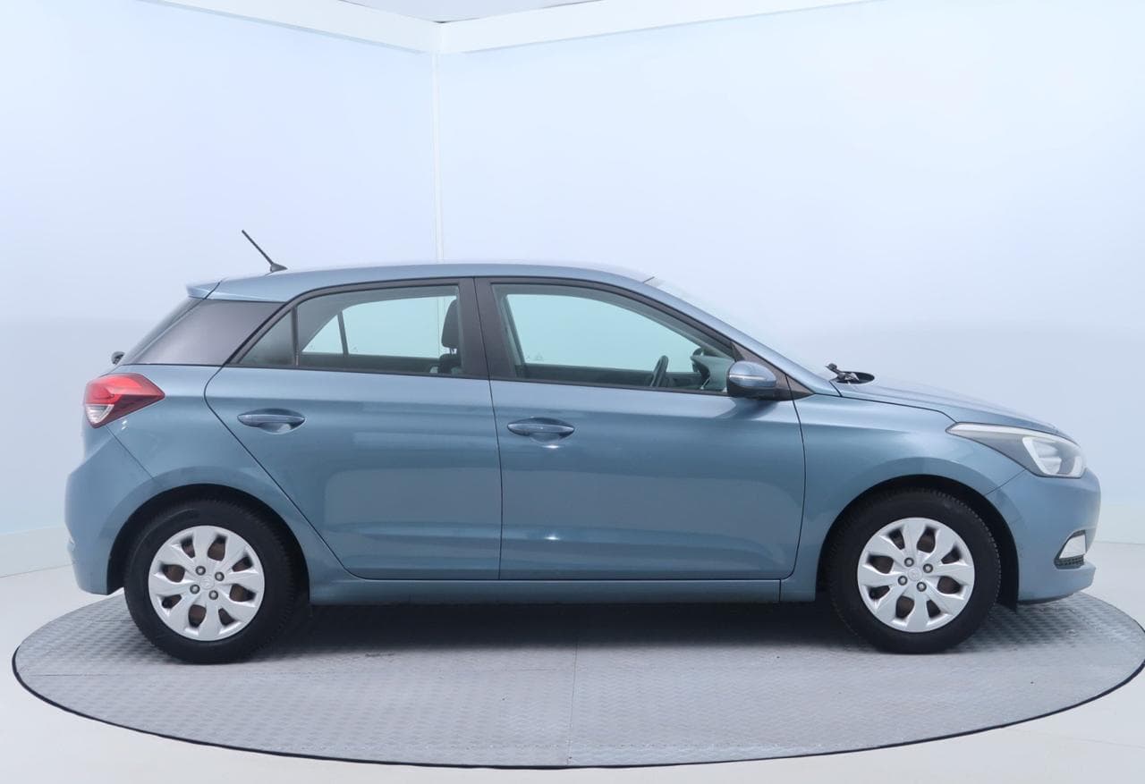 2016 Hyundai i20 - 8
