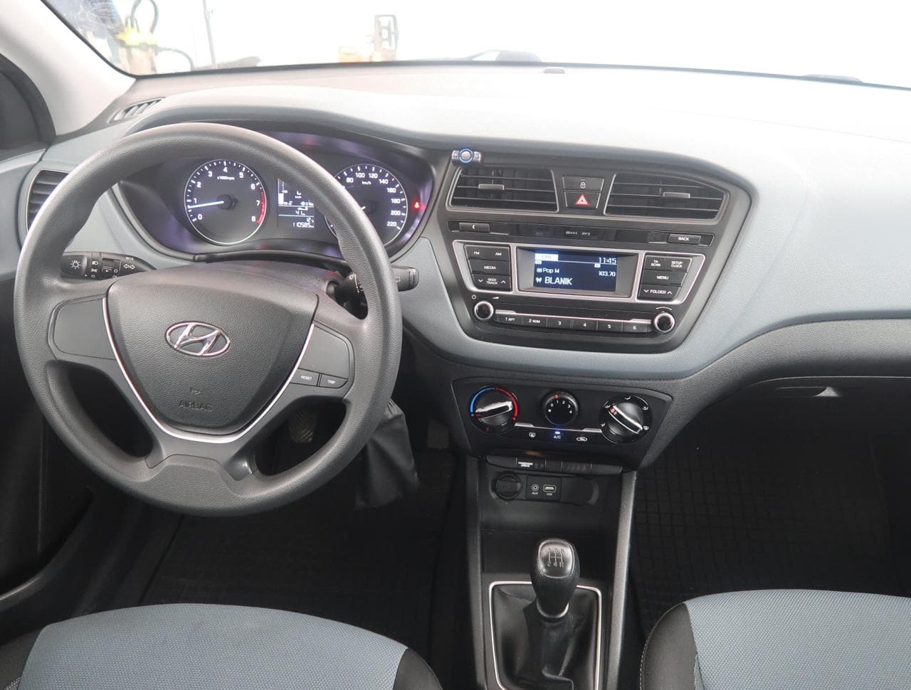 2016 Hyundai i20 - 11