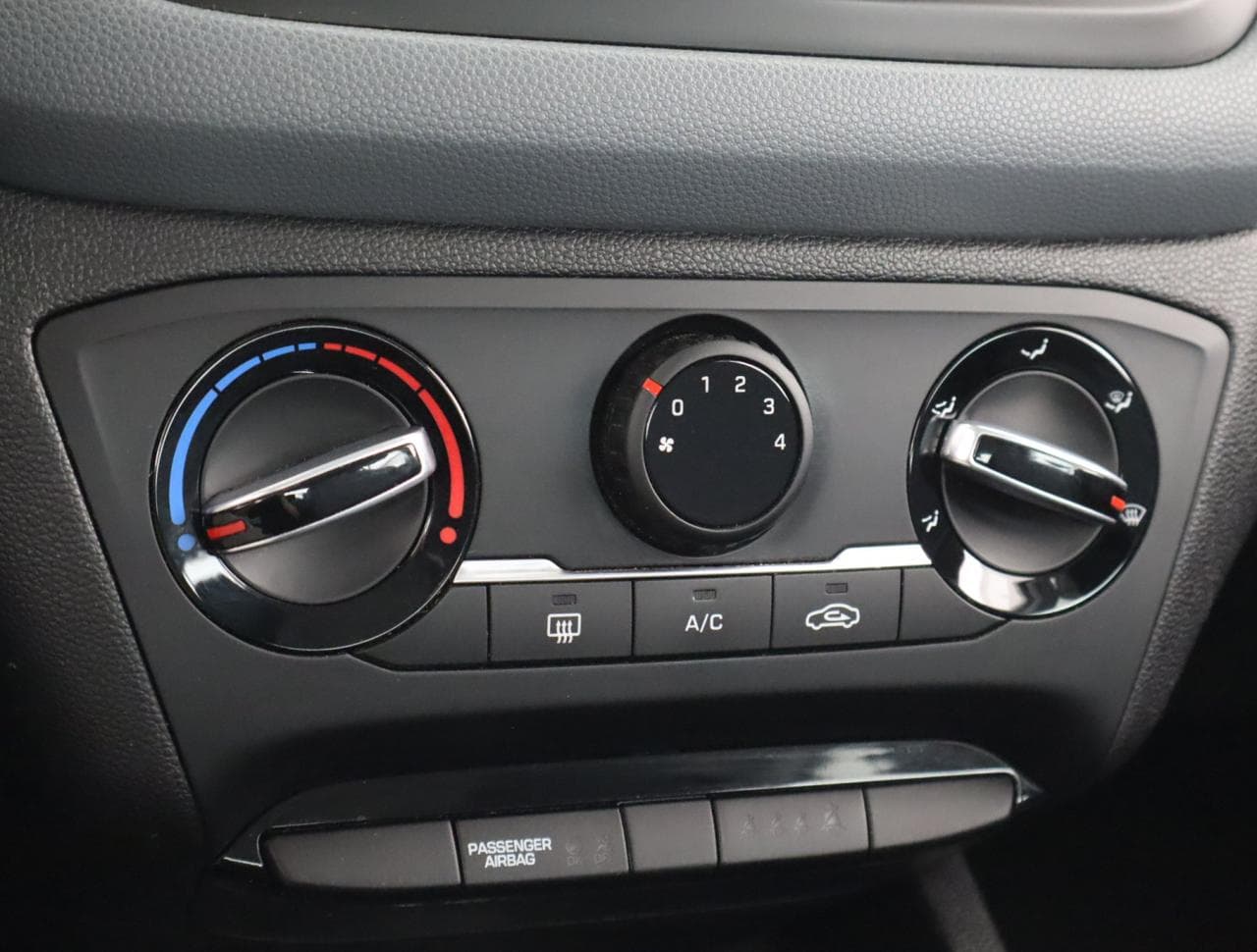 2017 Hyundai i20 - 34
