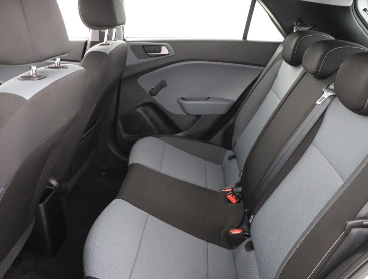 2017 Hyundai i20 - 28