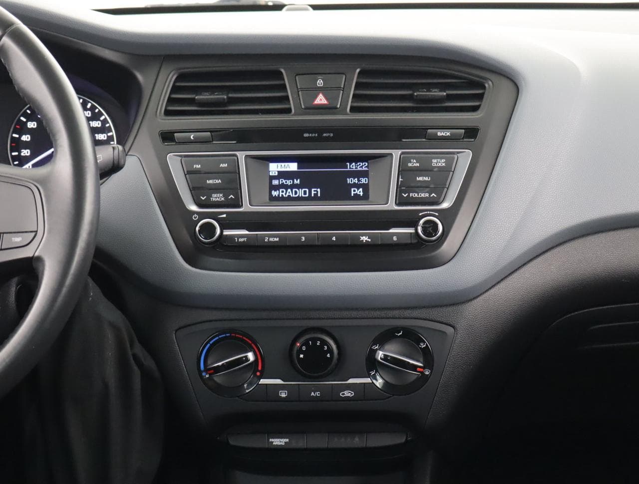 2017 Hyundai i20 - 32