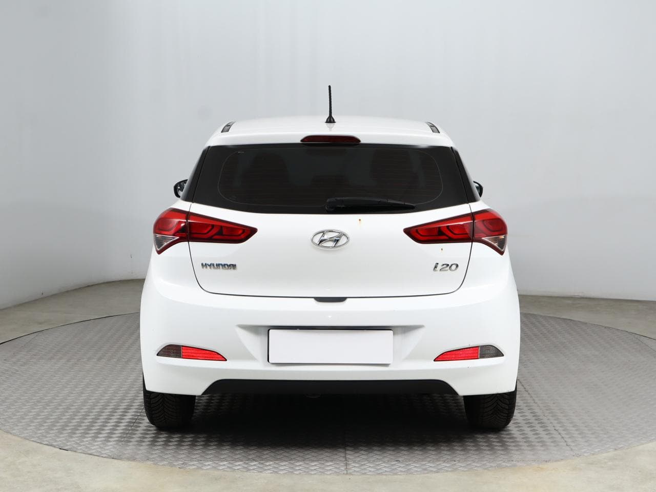 2017 Hyundai i20 - 11