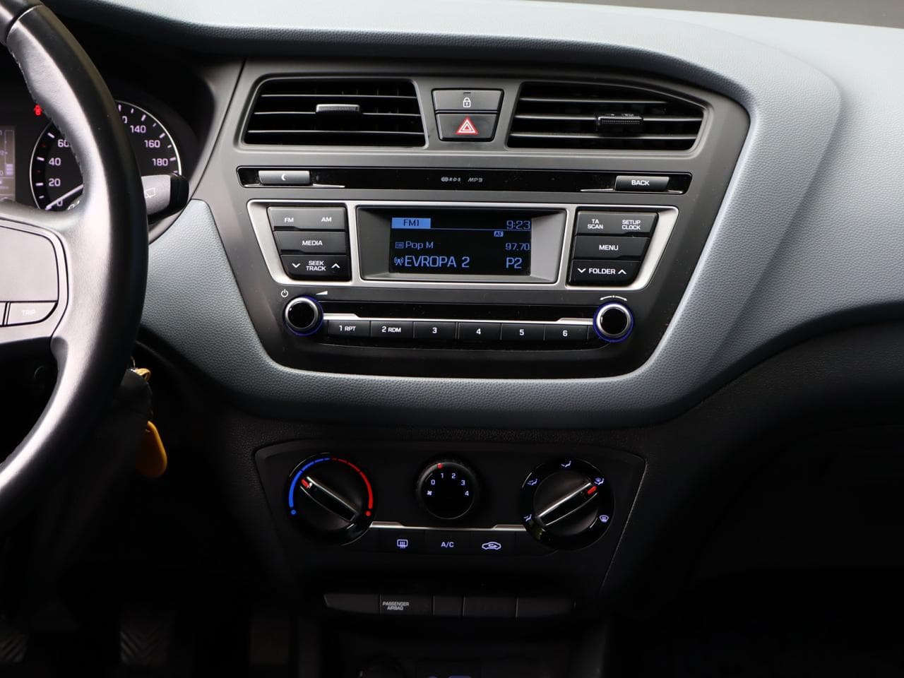 2017 Hyundai i20 - 28
