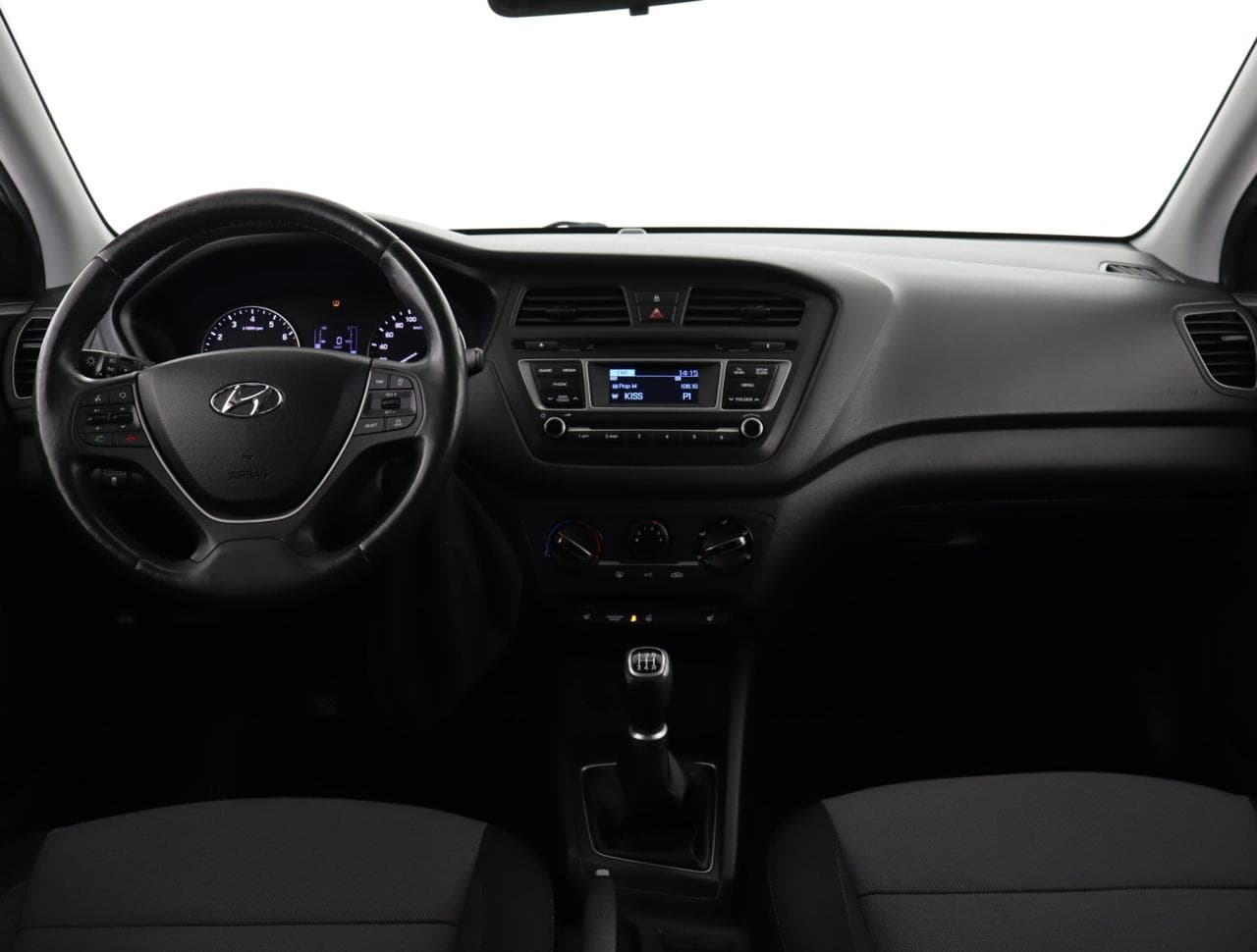 2017 Hyundai i20 - 18