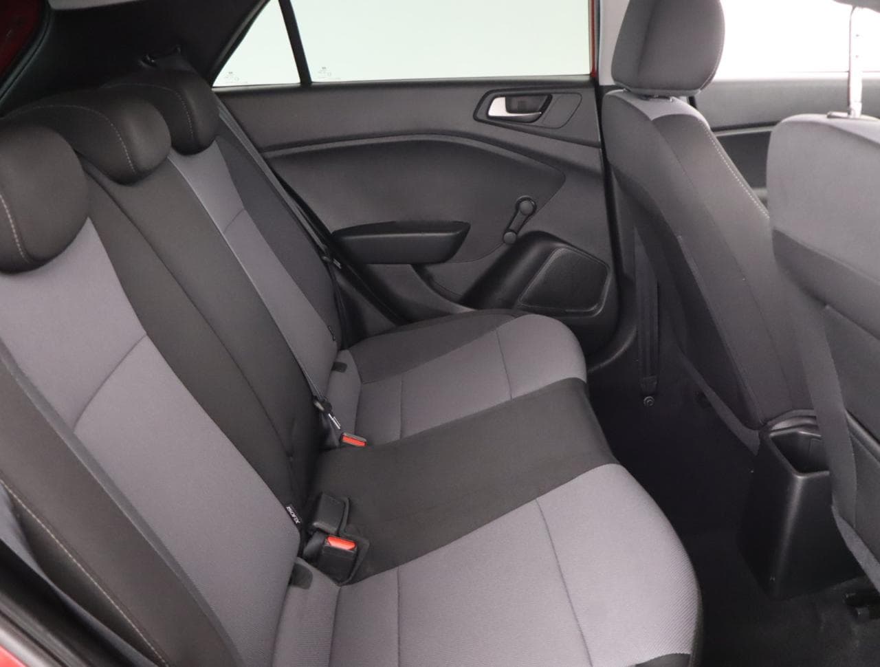 2017 Hyundai i20 - 24