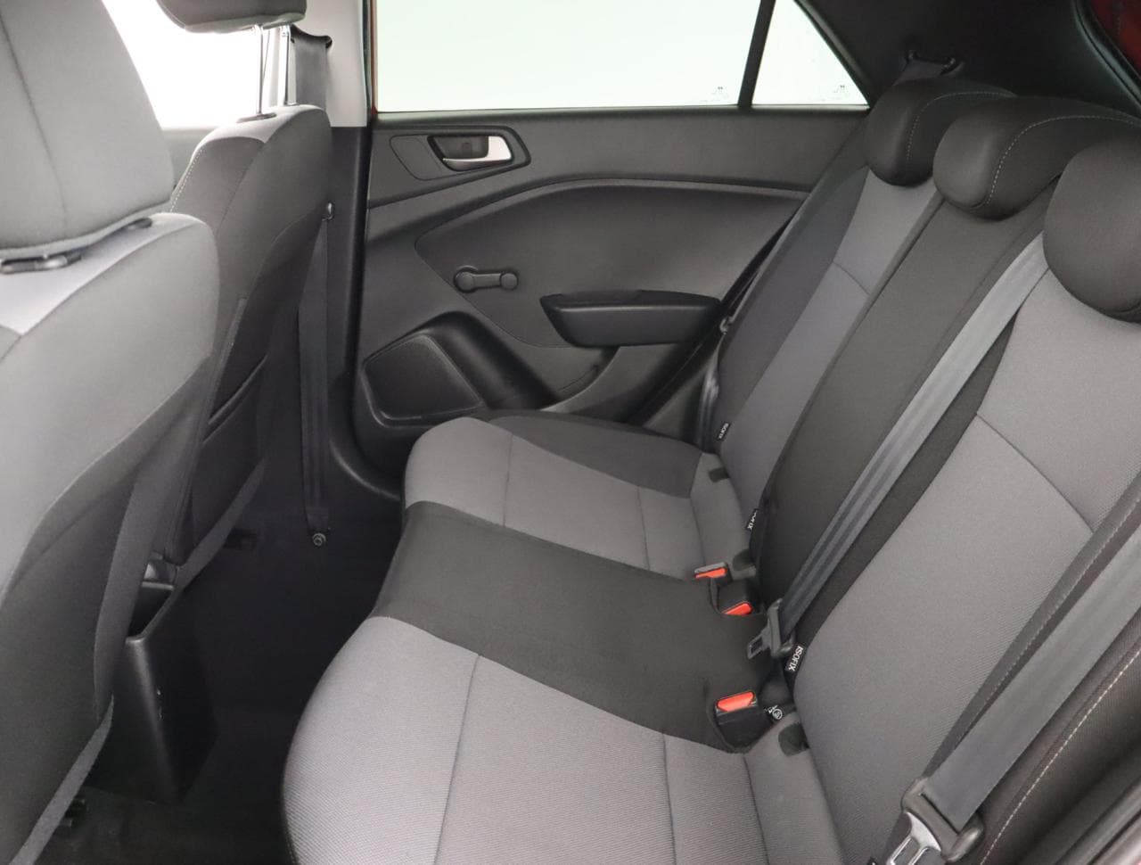 2017 Hyundai i20 - 28