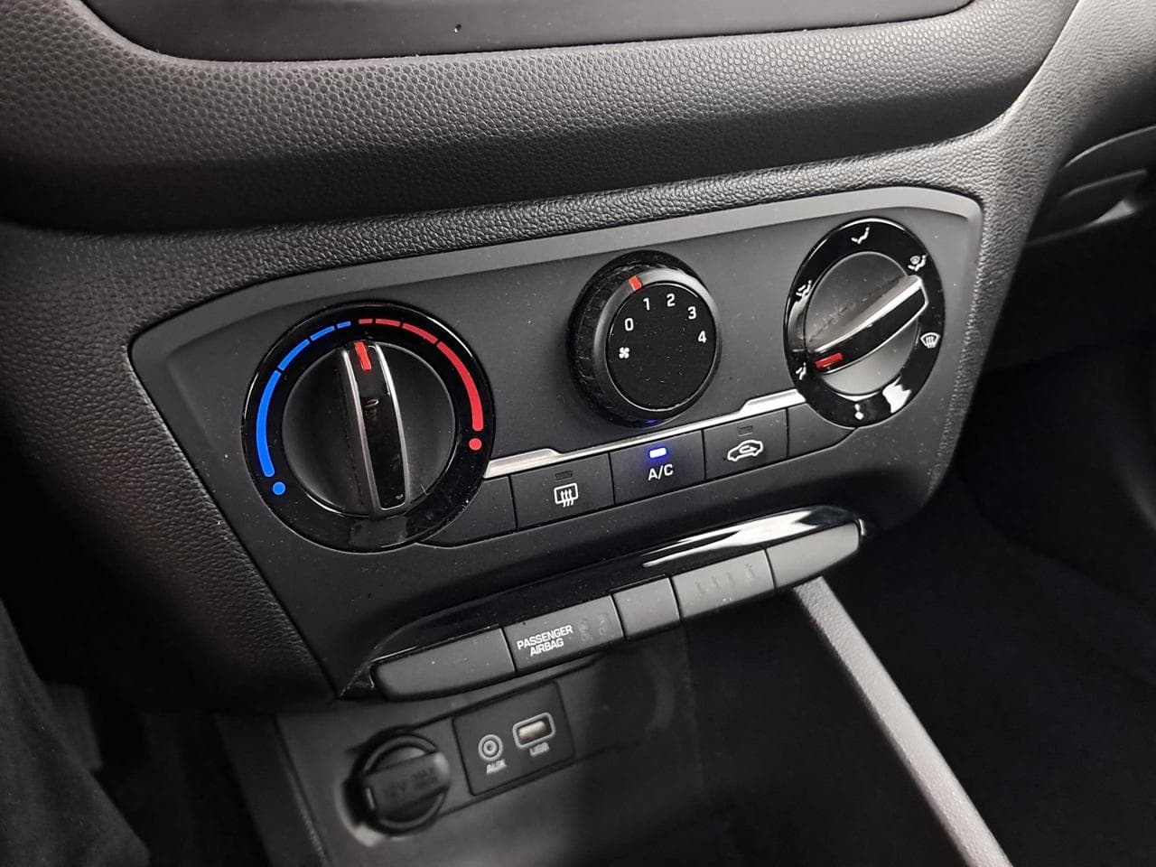 2019 Hyundai i20 - 35