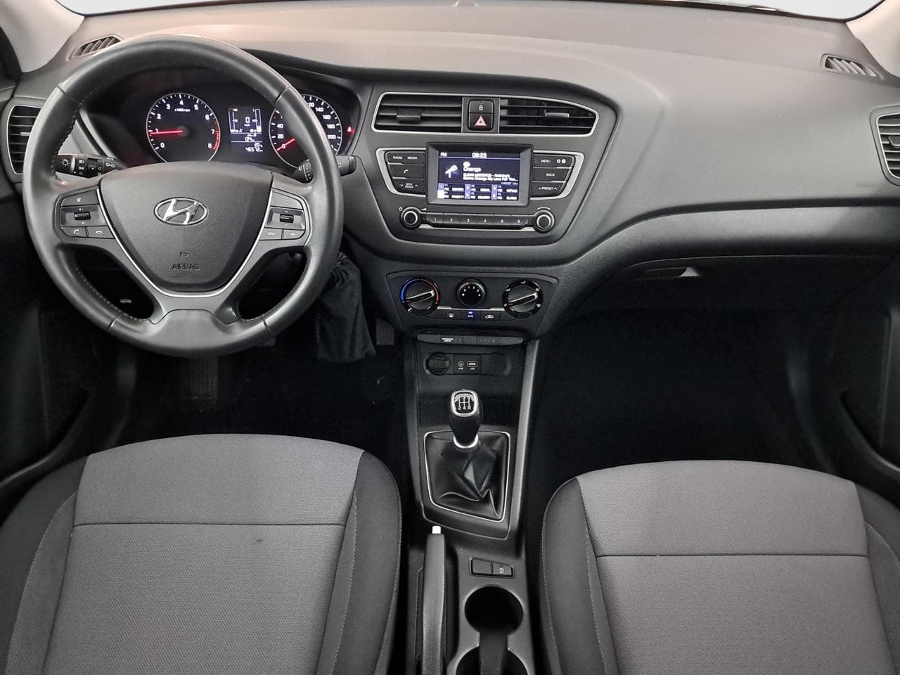 2019 Hyundai i20 - 18
