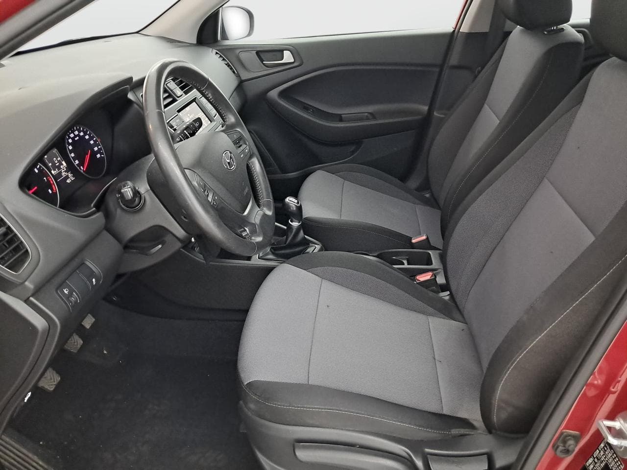 2019 Hyundai i20 - 29