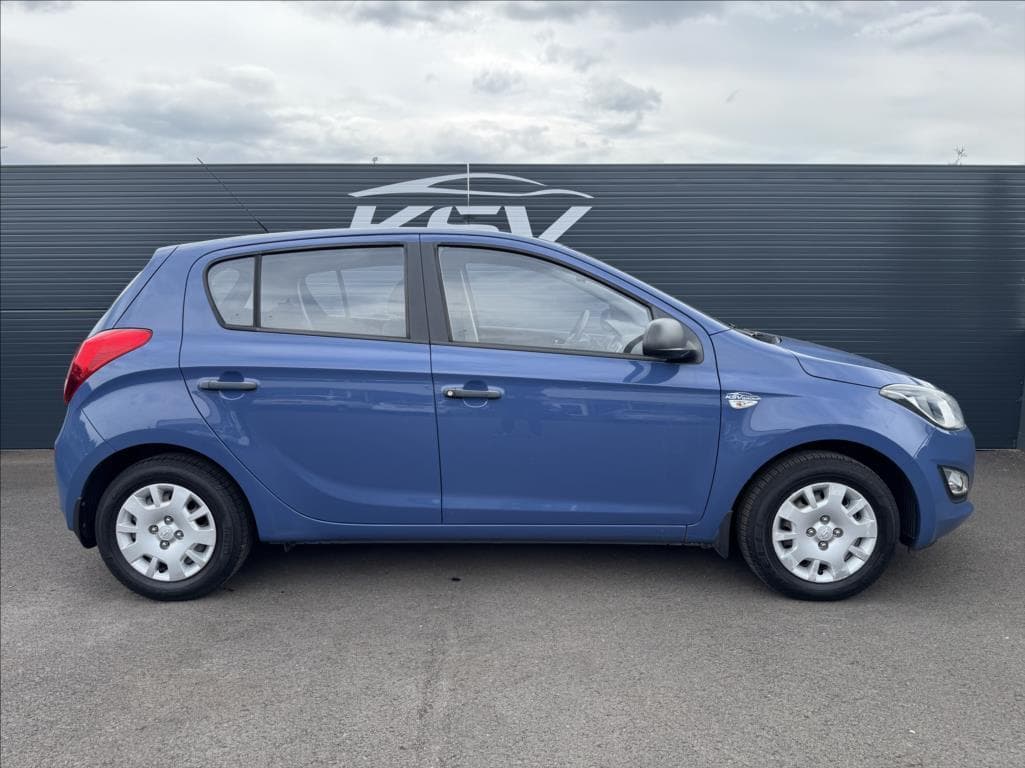 2014 Hyundai i20 - 11