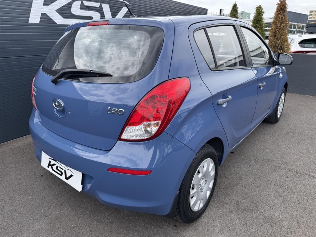 2014 Hyundai i20 - 13
