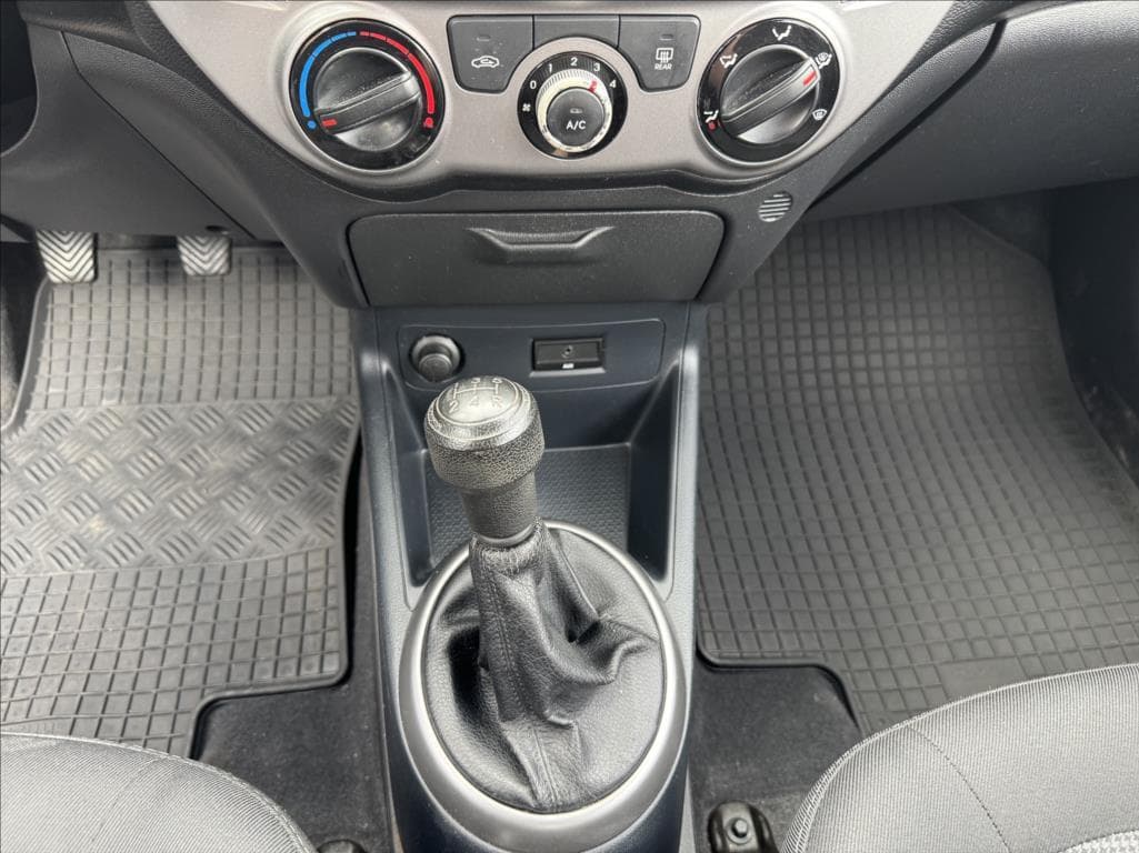 2014 Hyundai i20 - 33