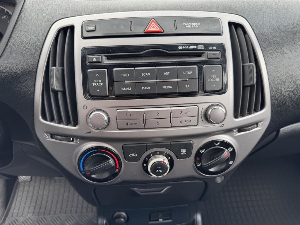 2014 Hyundai i20 - 31