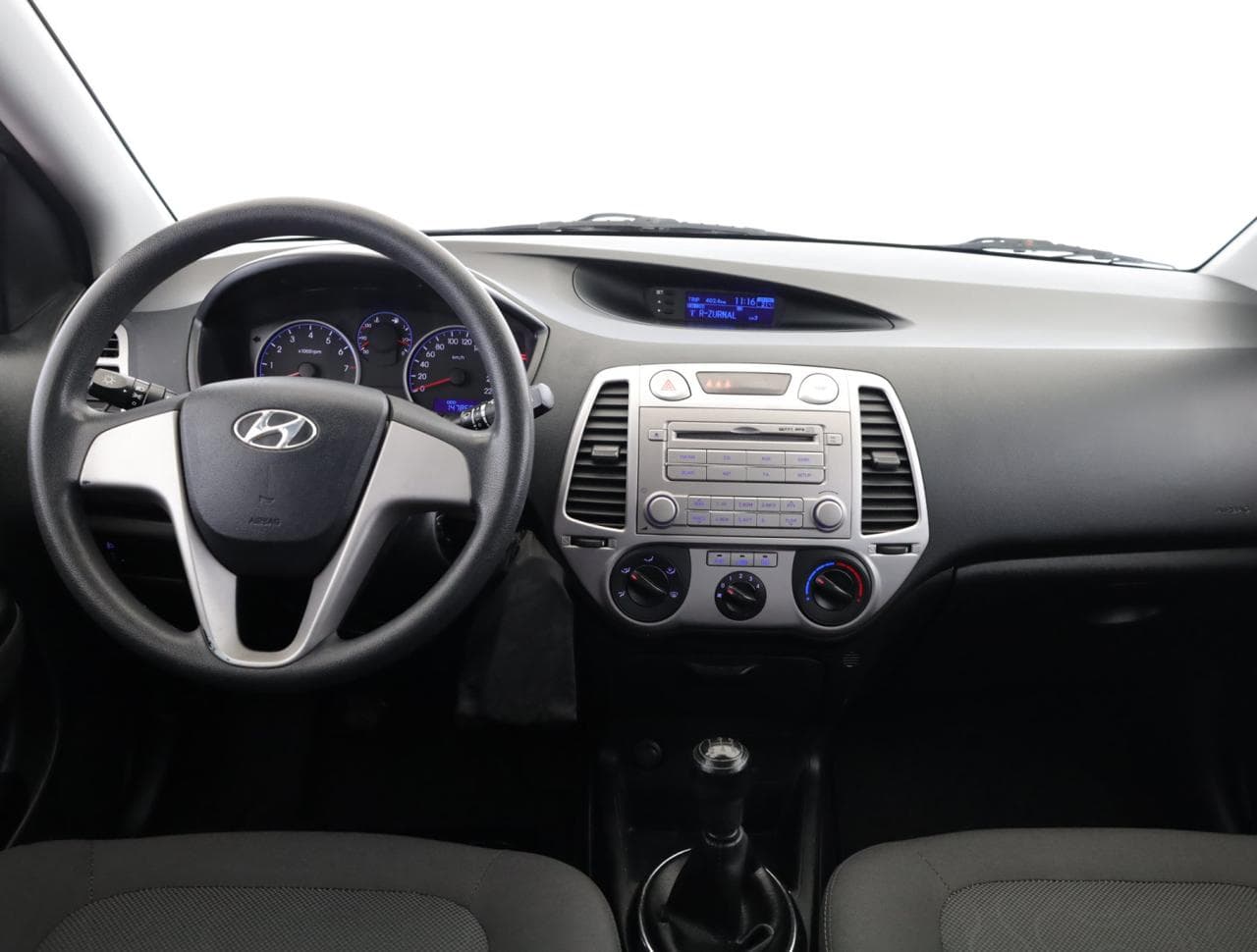 2012 Hyundai i20 - 12