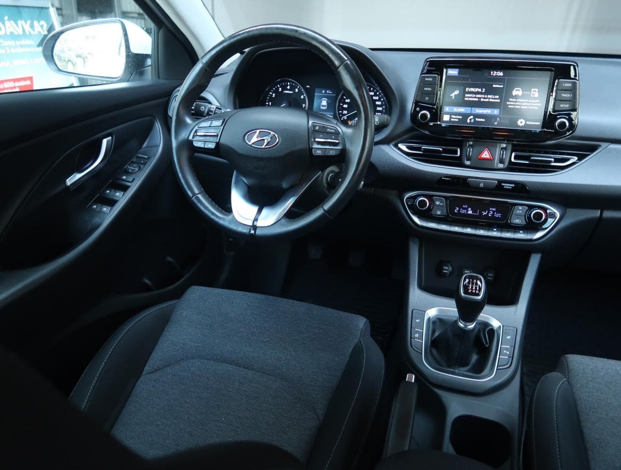 2022 Hyundai i30 - 16
