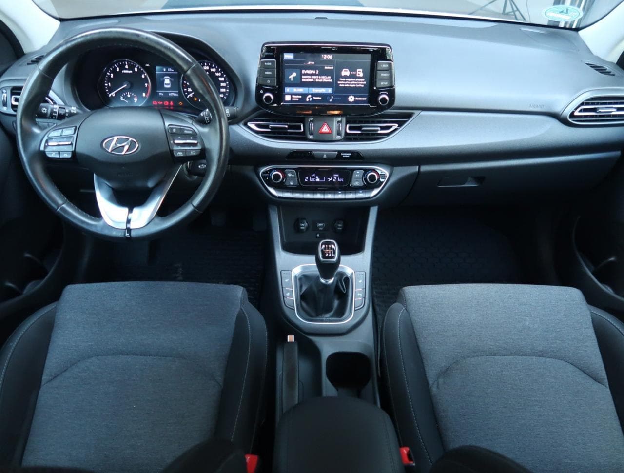 2022 Hyundai i30 - 18