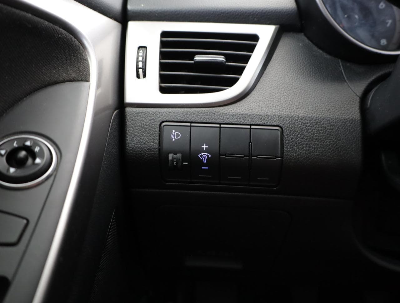 2012 Hyundai i30 - 21
