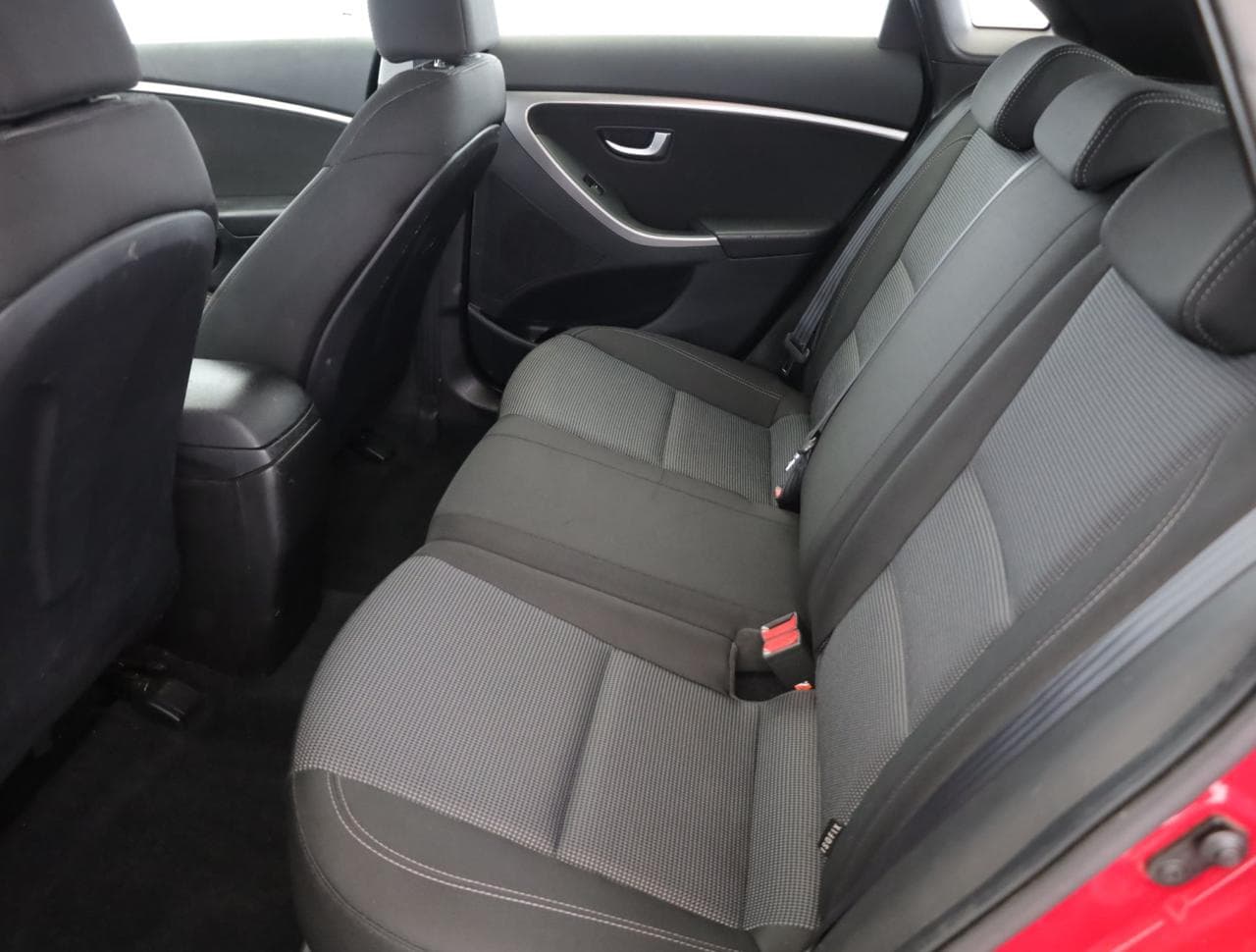 2012 Hyundai i30 - 12