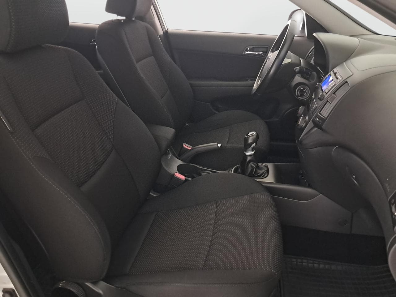 2011 Hyundai i30 - 23