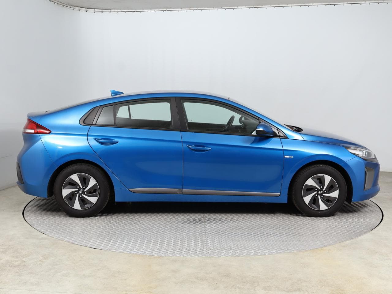 2017 Hyundai IONIQ - 8