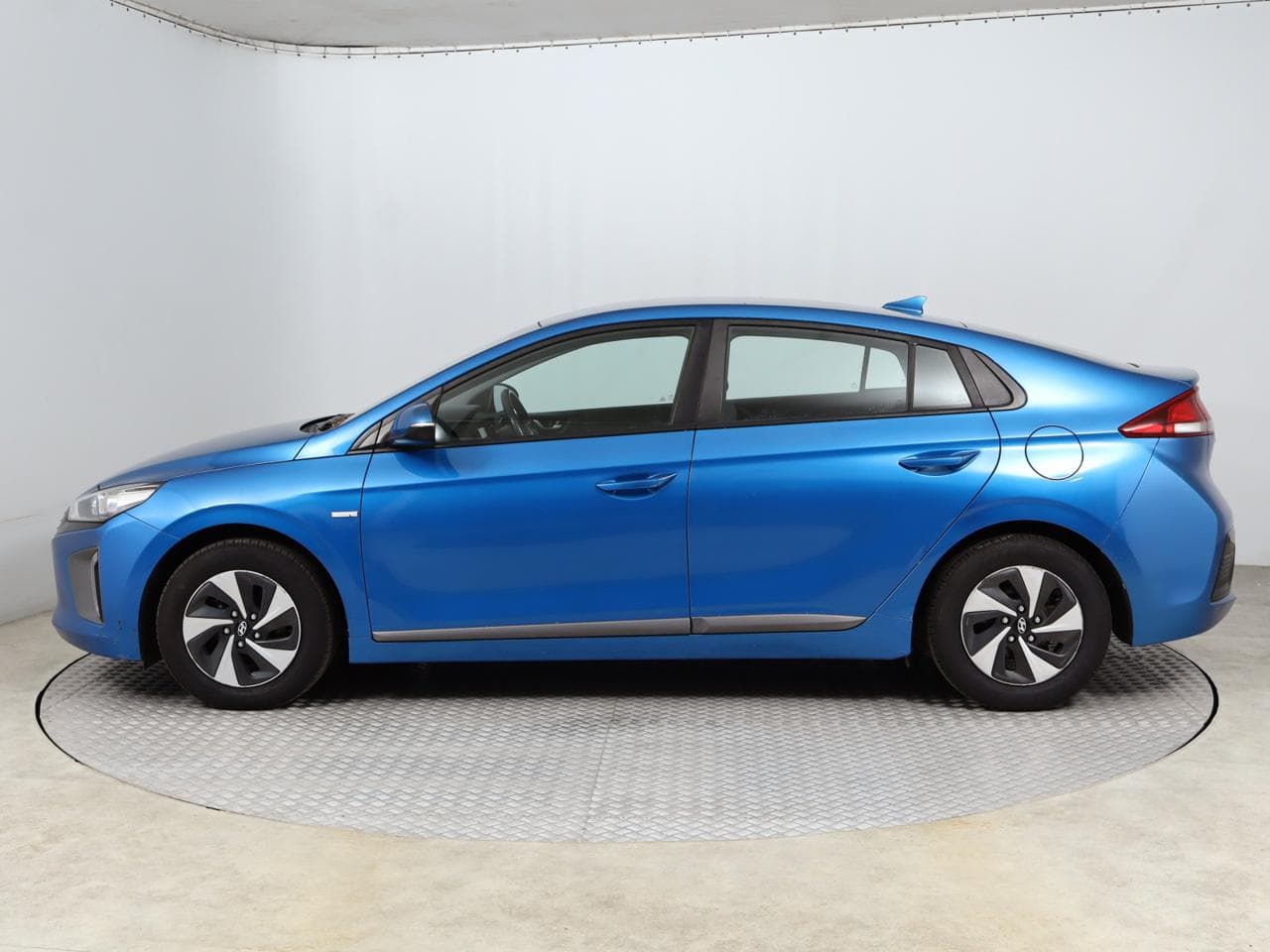 2017 Hyundai IONIQ - 4