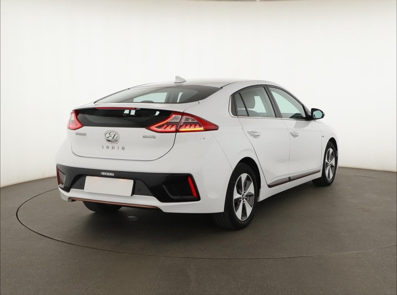 2019 Hyundai IONIQ - 12