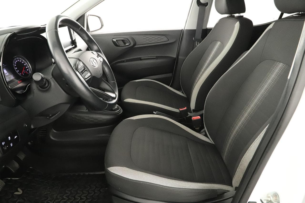 2022 Hyundai i10 - 13