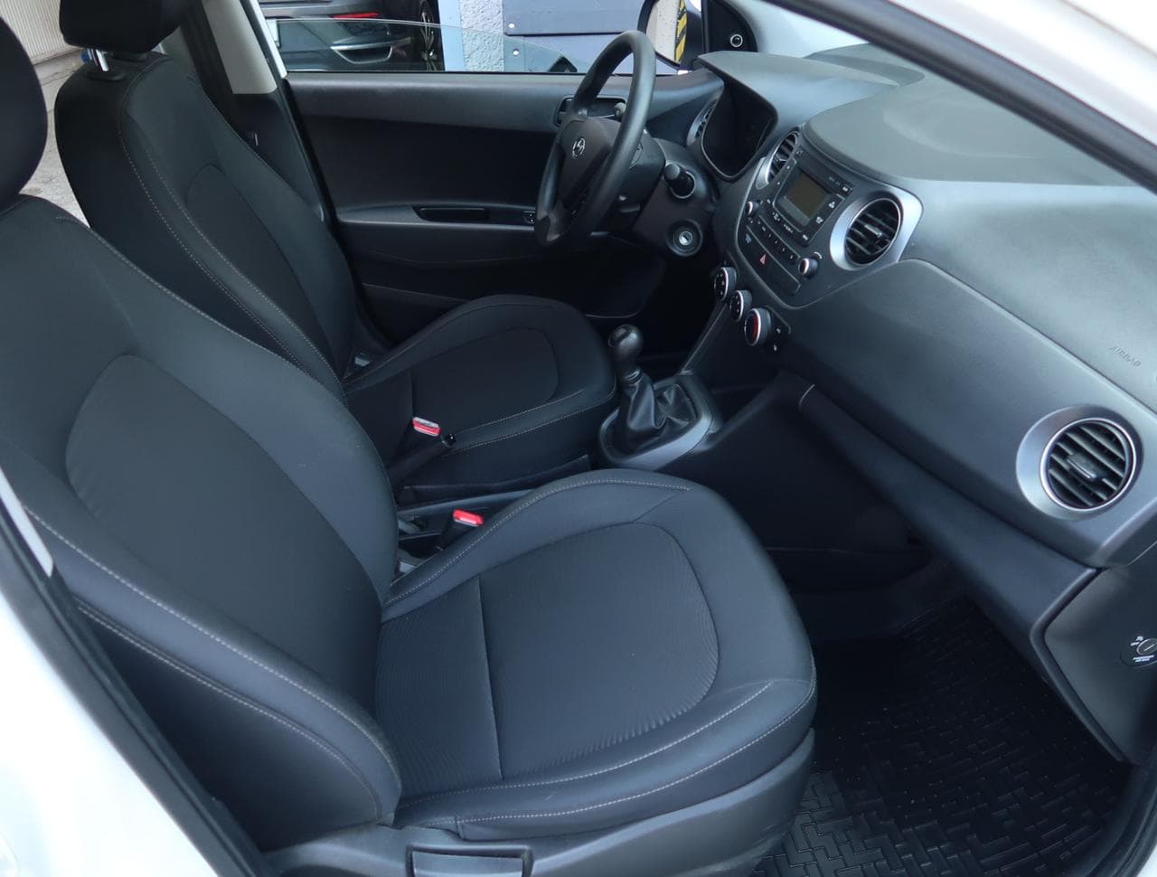 2018 Hyundai i10 - 12