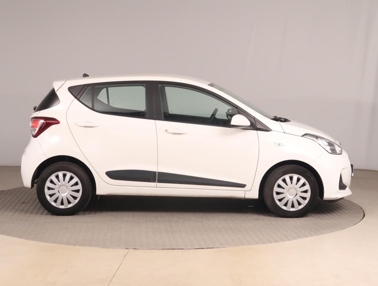2018 Hyundai i10 - 8