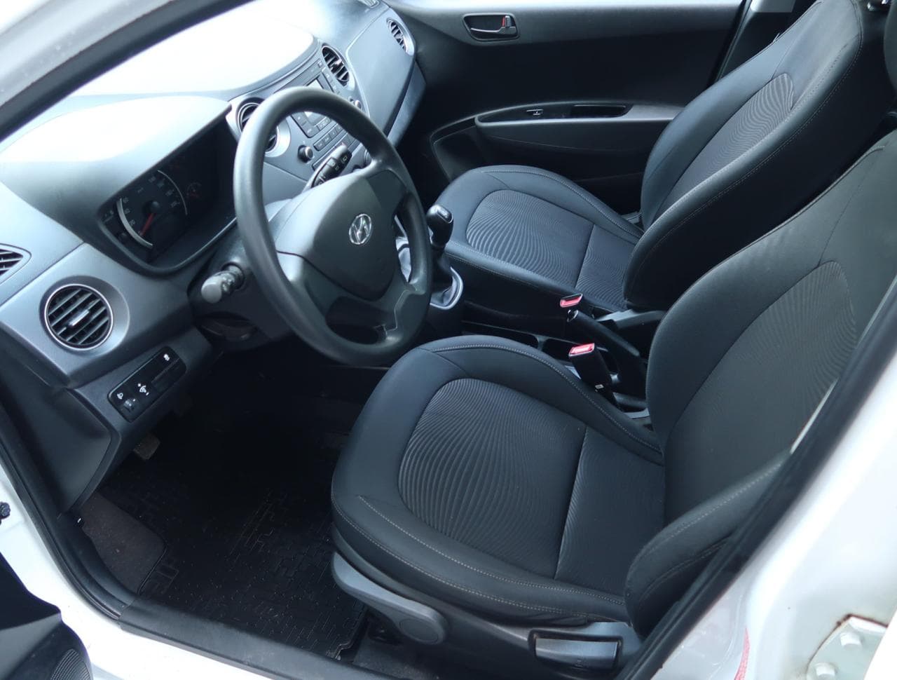 2018 Hyundai i10 - 16