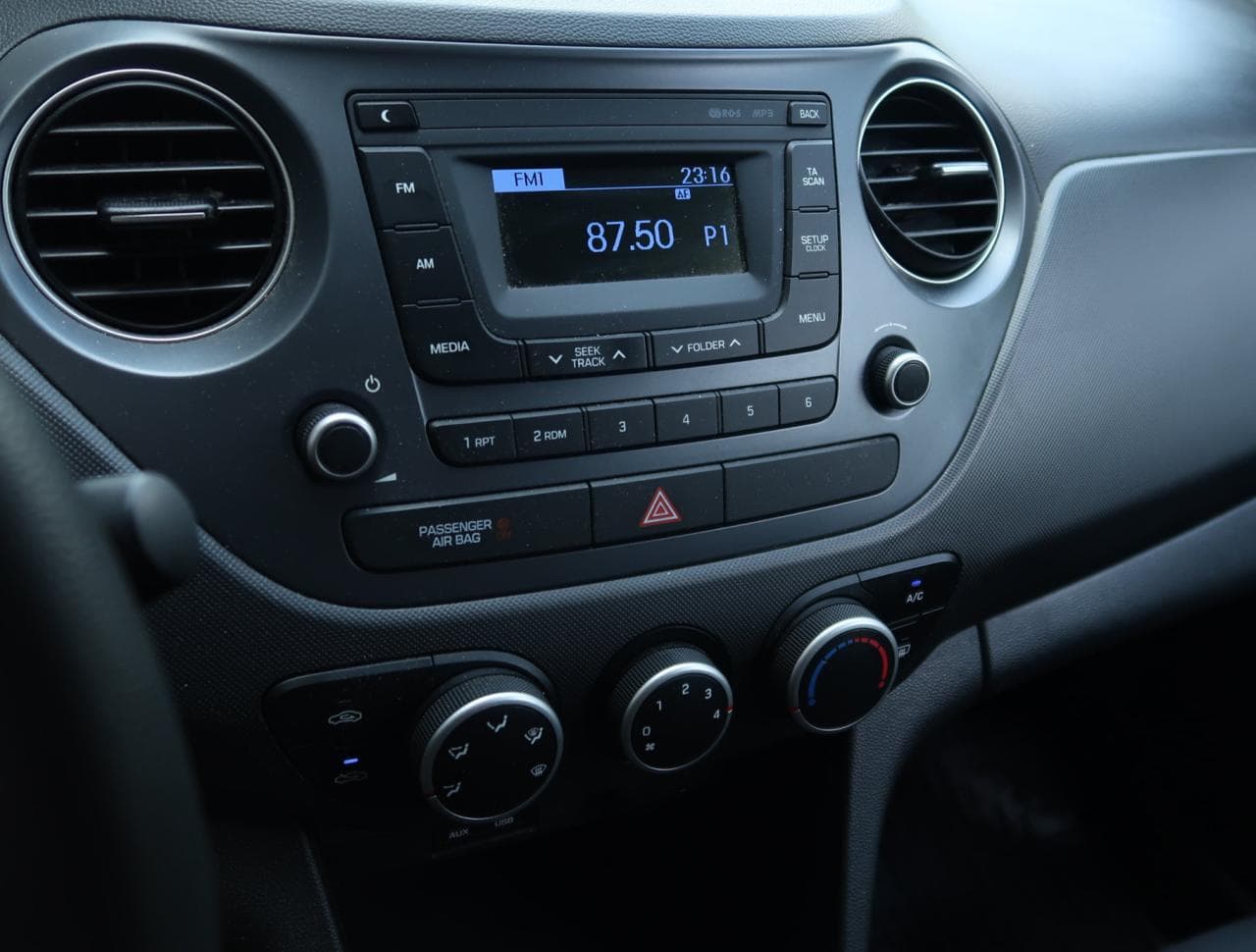 2018 Hyundai i10 - 18