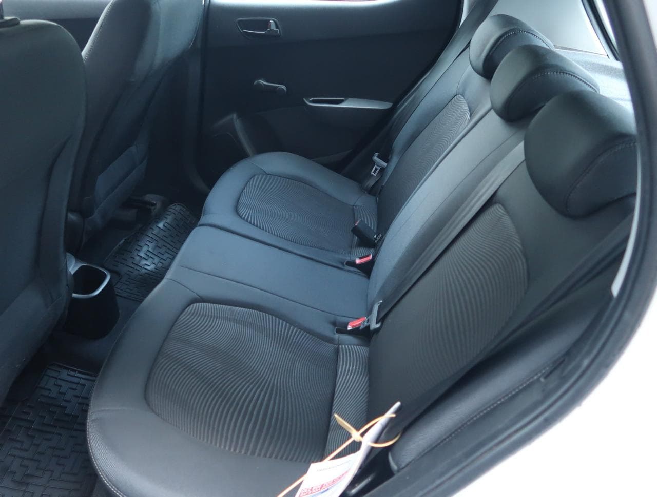2018 Hyundai i10 - 15