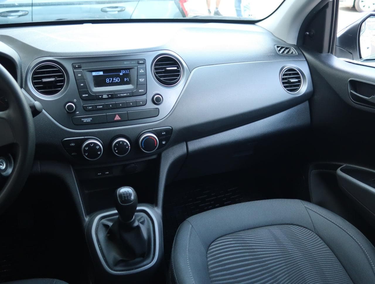 2018 Hyundai i10 - 11