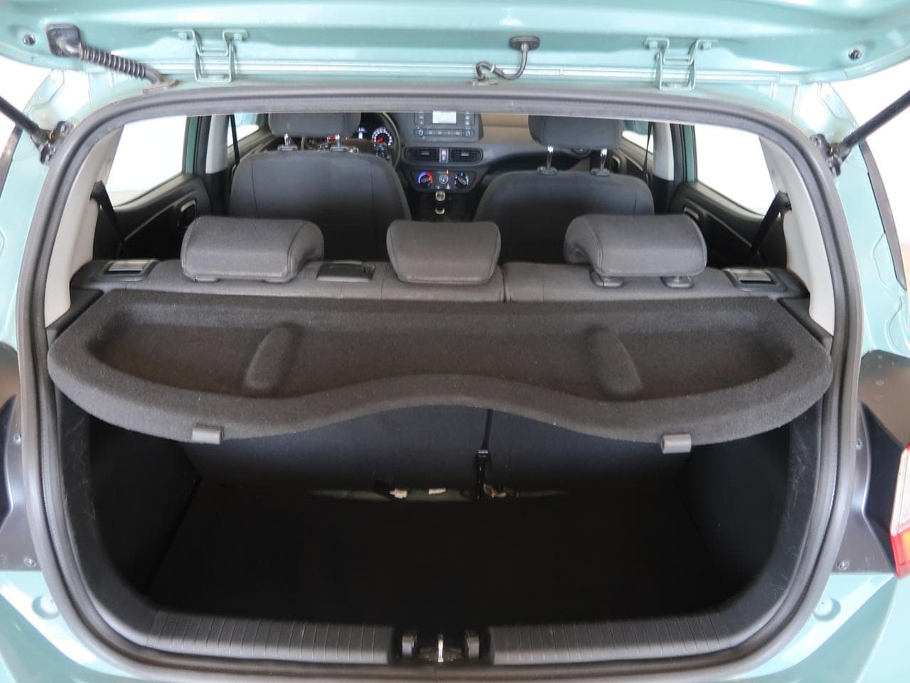 2022 Hyundai i10 - 18