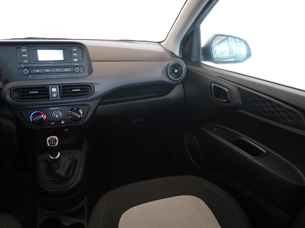 2022 Hyundai i10 - 11