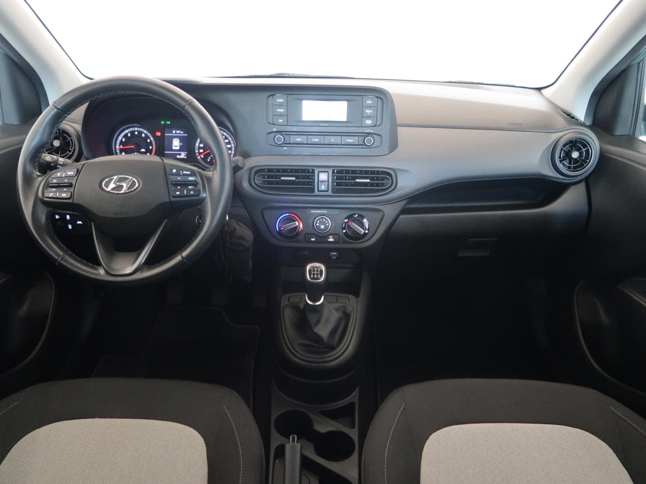 2022 Hyundai i10 - 10