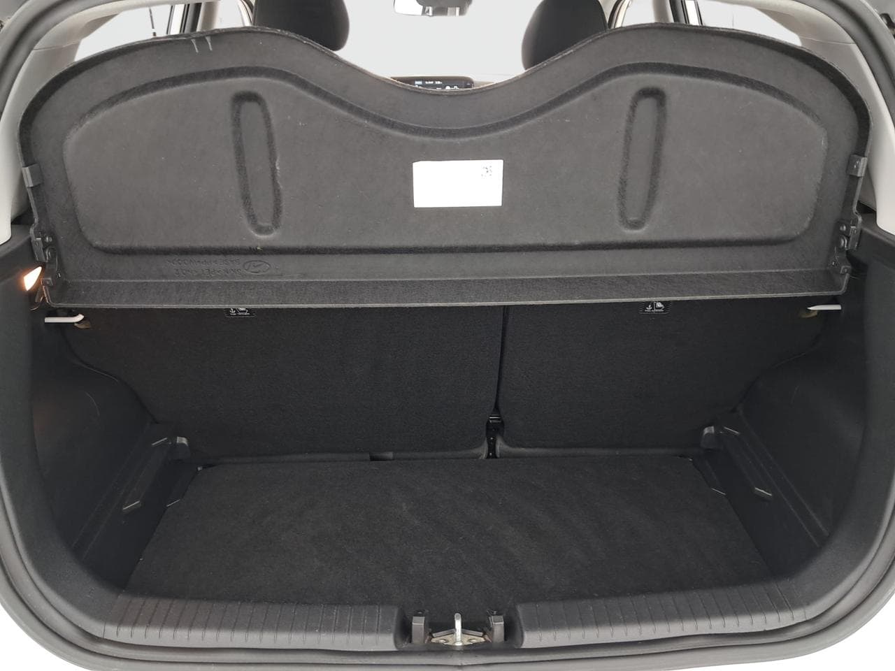 2020 Hyundai i10 - 19