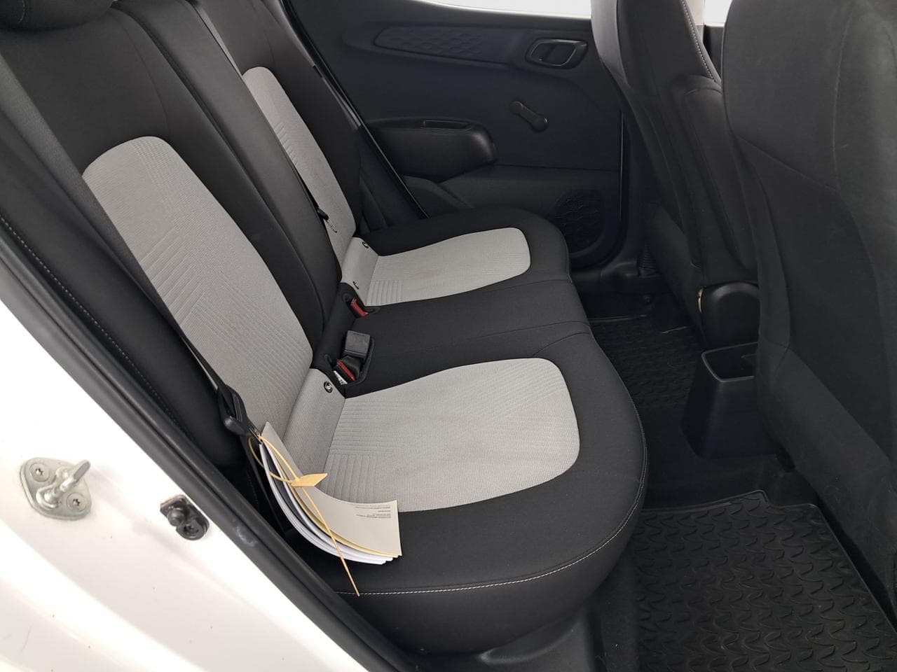 2020 Hyundai i10 - 13