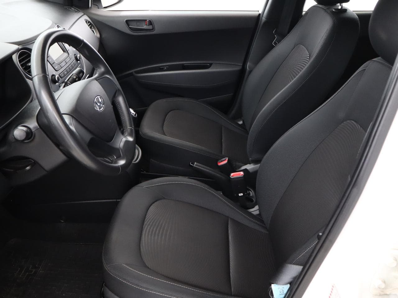 2018 Hyundai i10 - 14